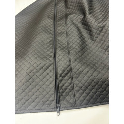 Gesteppter Öko-Lederbezug für ein Standklavier